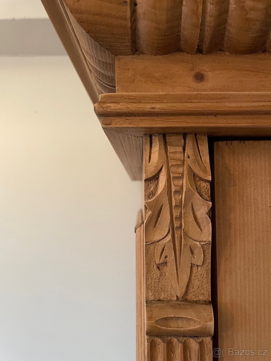 Skleník- starožitná skříň z masivu - 5