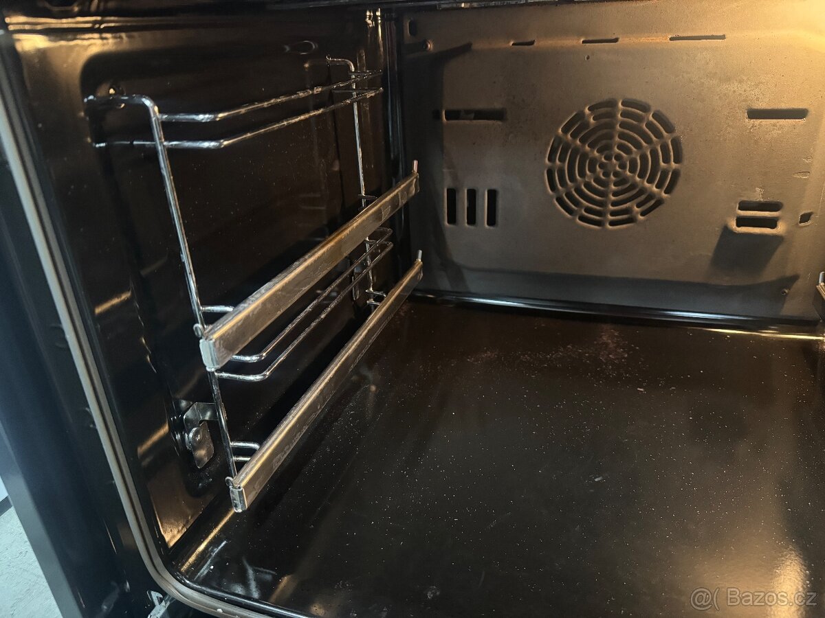 Nerezová vestavná trouba bosch - 5