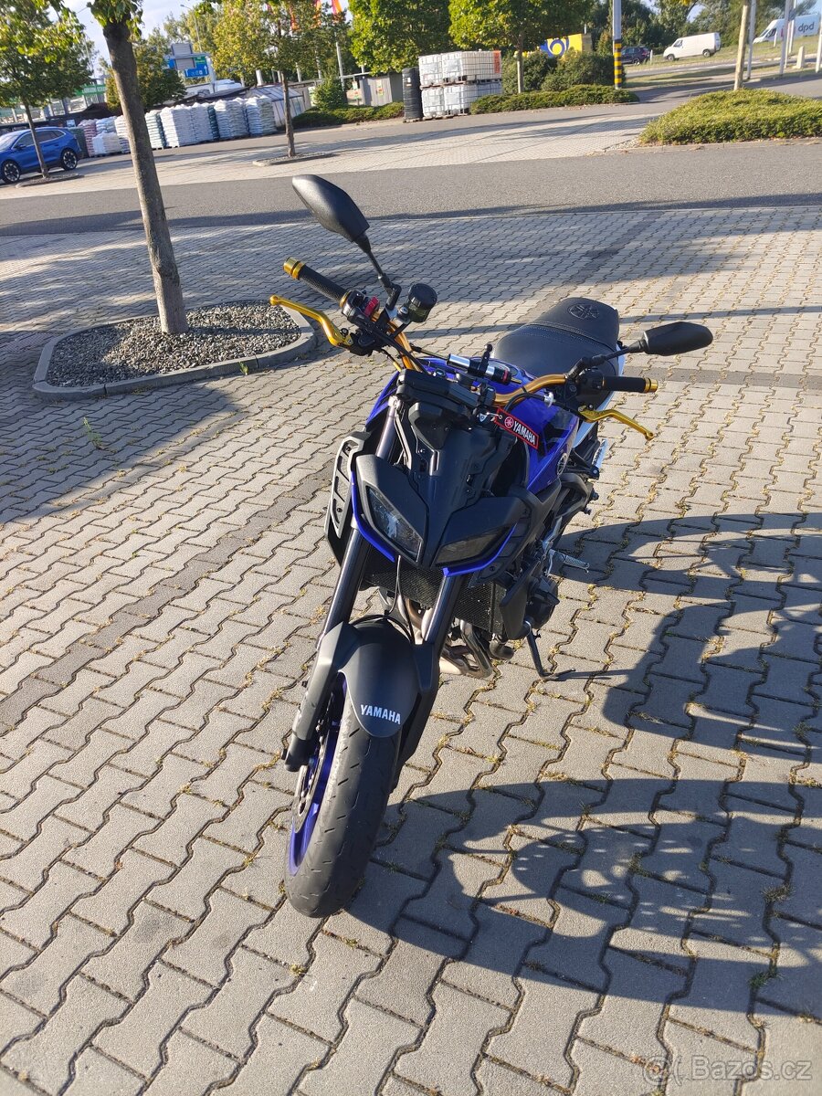 Yamaha MT09 - 5