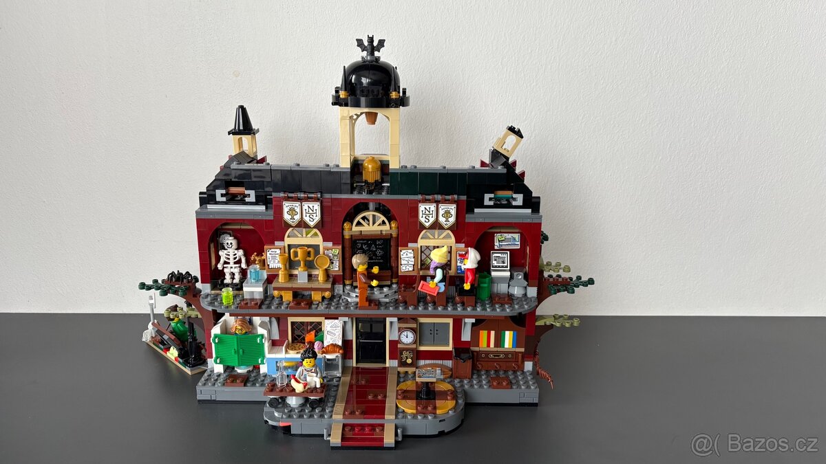 Lego Hidden Side 70425 Strašidelná střední škola v Newbury - 5