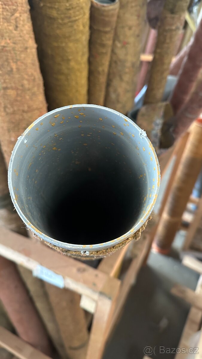 Šedé odpadní trubky - 5