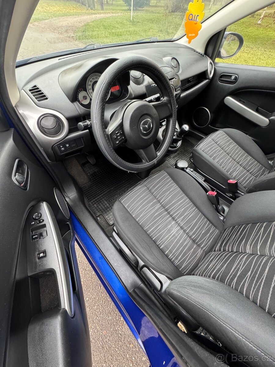 MAZDA 2 - 1,4 16V 5 dveří - 5