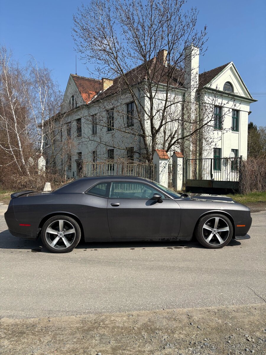 Dodge challenger 5.7 v8 R/T - 5