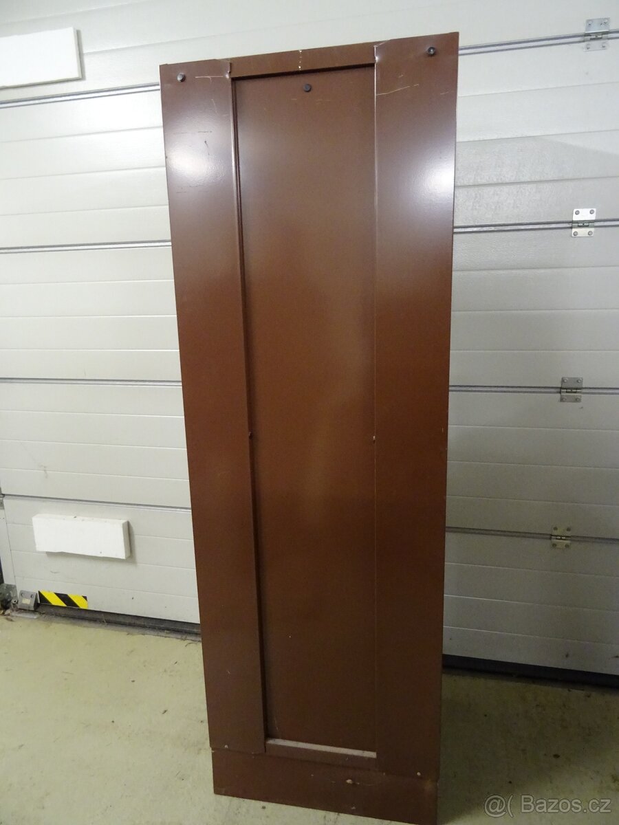 Skříň šatní KOVONA - 5