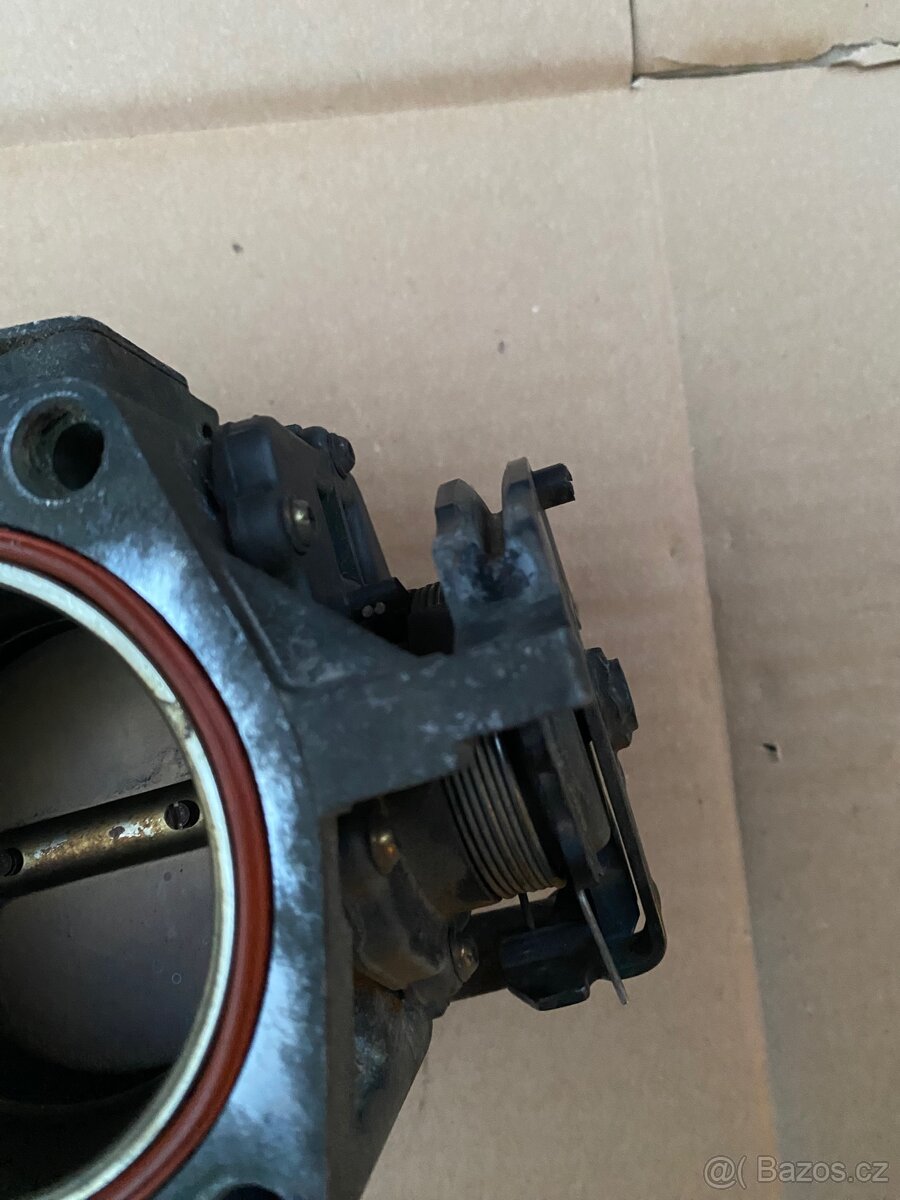 Prodám škrtící klapku m52 - 5