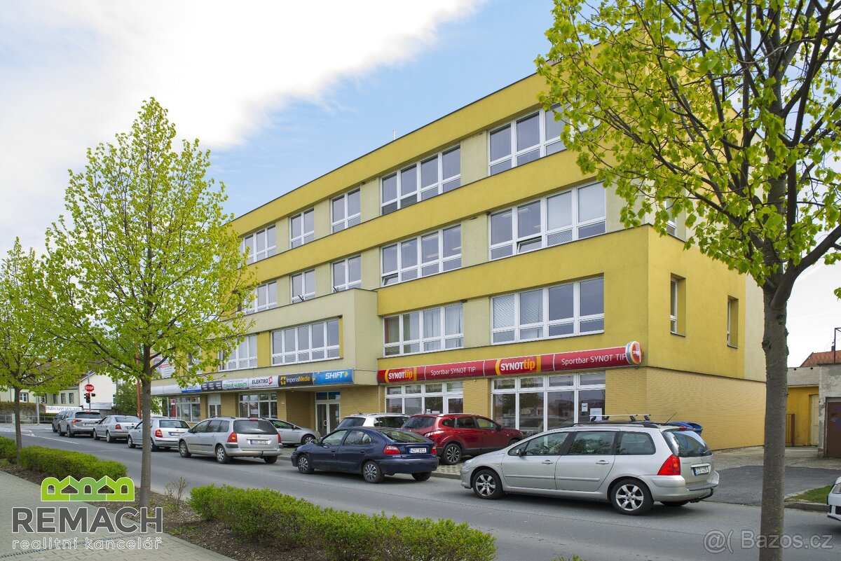 Pronájem, kancelář 9,8 m2, Uherské Hradiště, ev.č. 03522 - 5