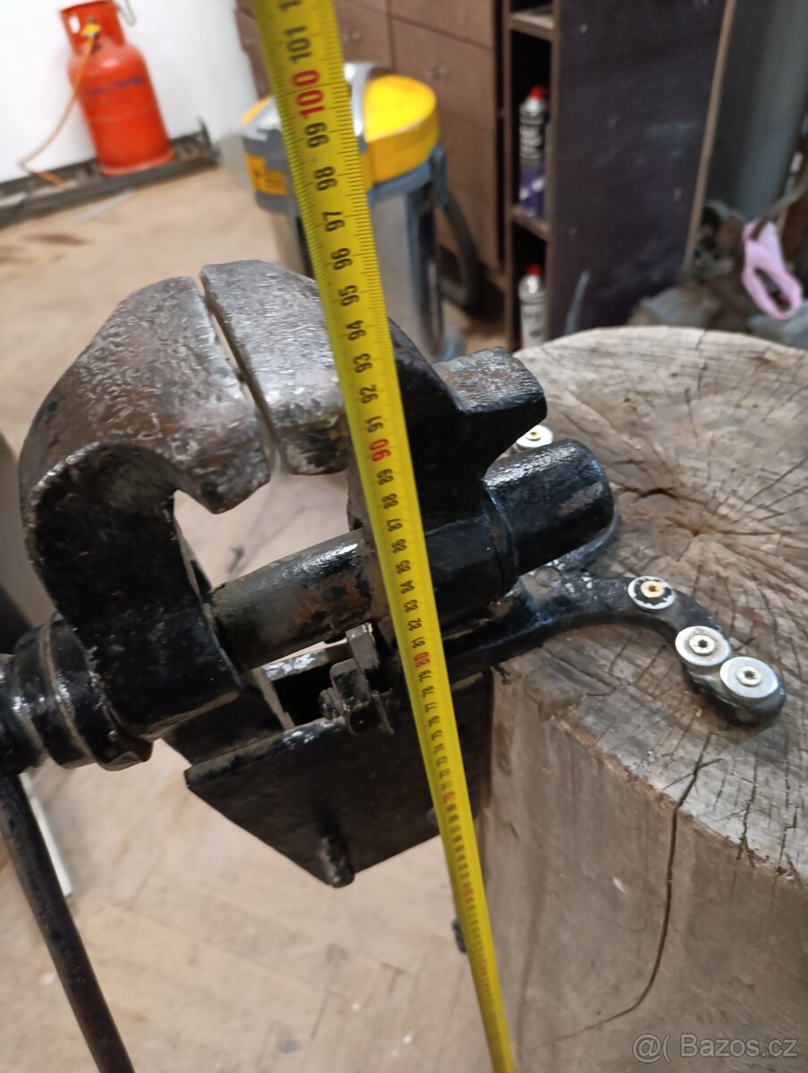 Kovářský svěrák a špalek - 5
