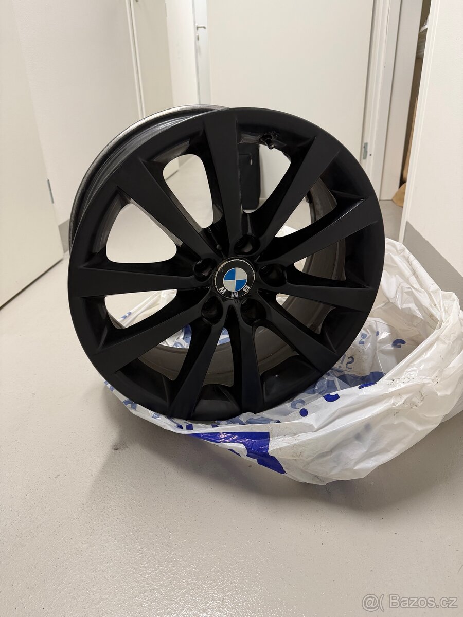 Černé BMW disky 8Jx18 EH2 IS 30 - 5