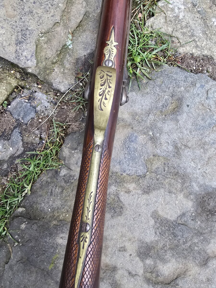 KRÁSNÁ HISTORICKÁ BROKOVNICE- PREDOVKA - 5