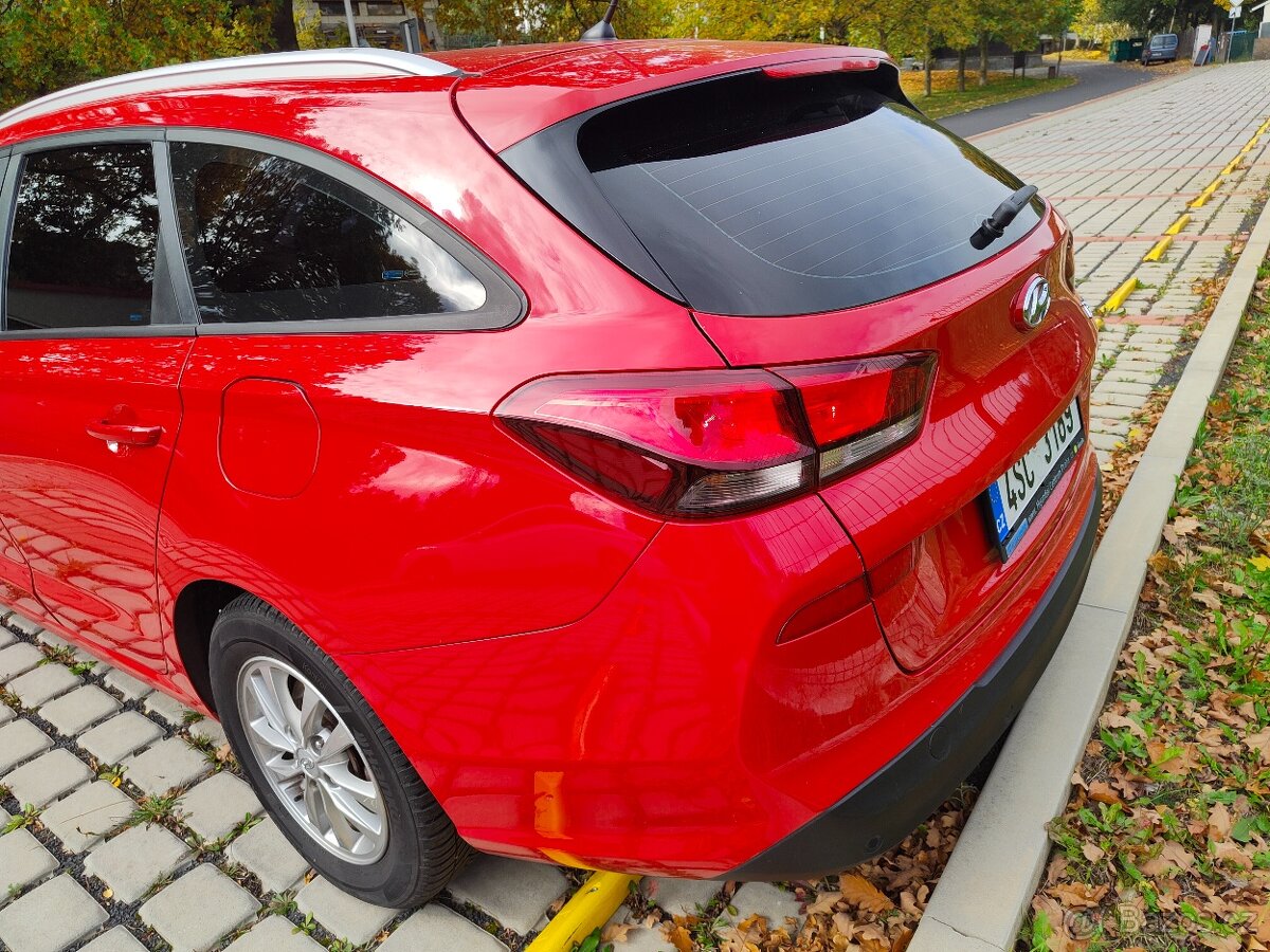 hyundai i30 combi RESERVOVÁNO , 2017 88kw málo najeto - 5