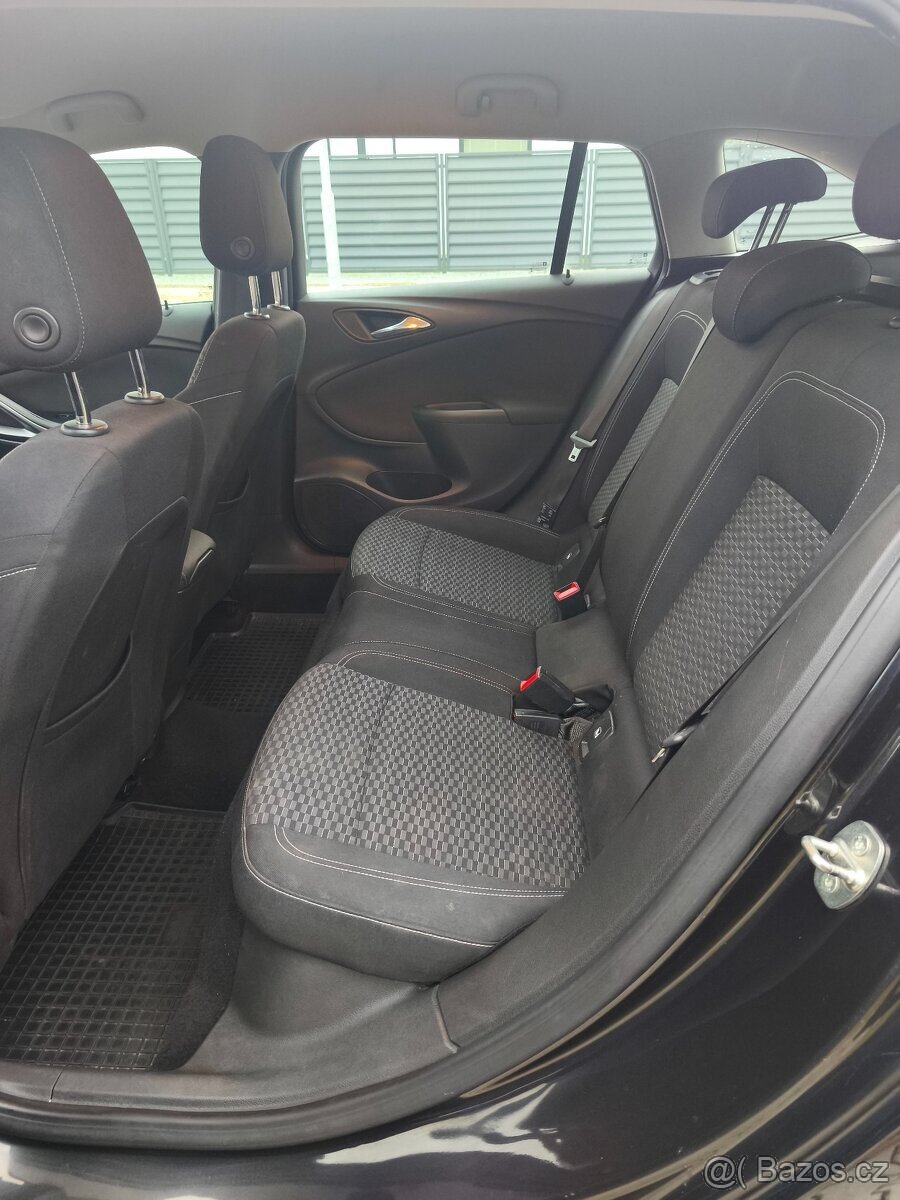 Opel Astra ST kombi 1.6 CDTi 100 kW - po servise za 40tis.Kč - 5