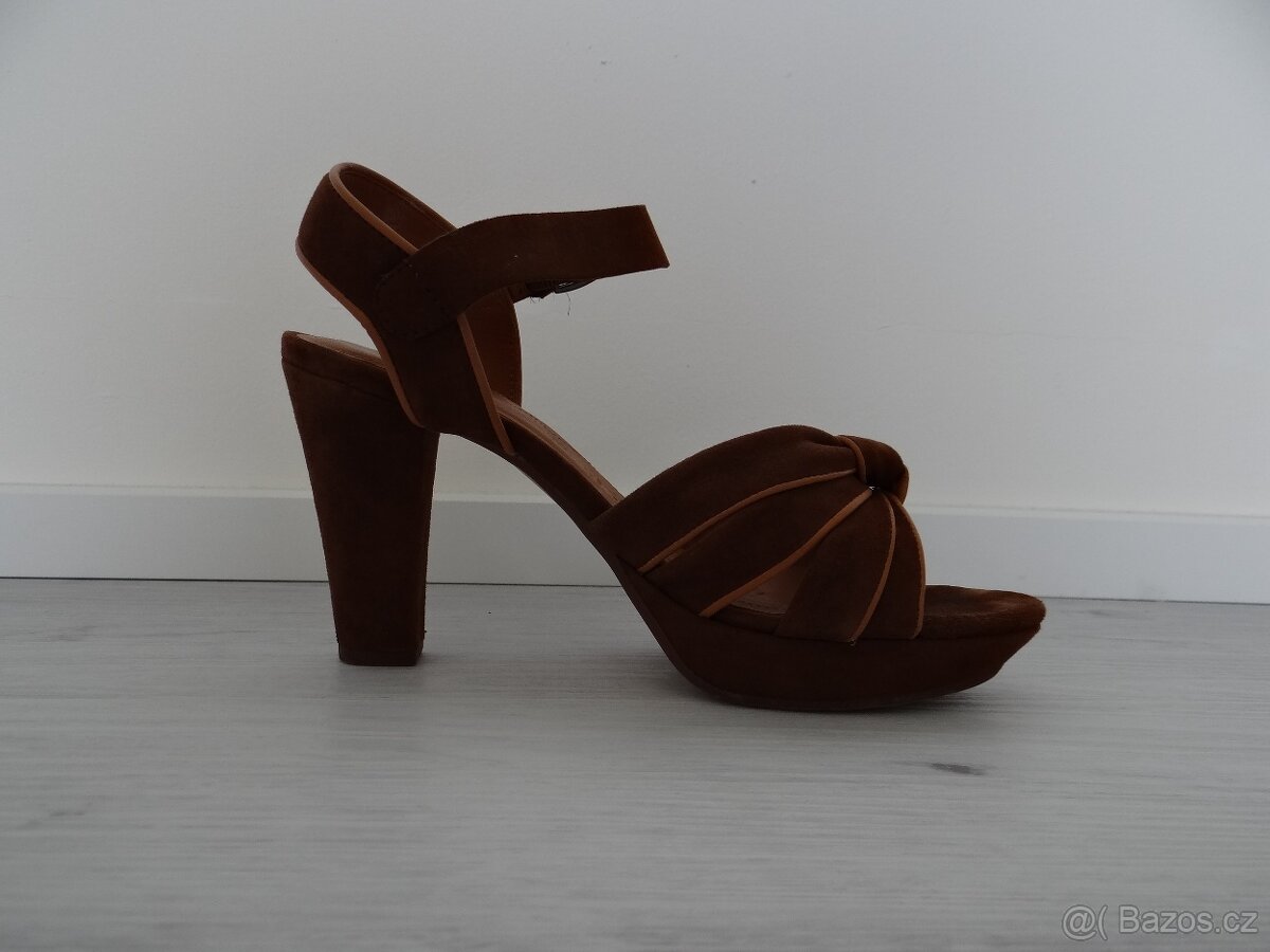 Hnědé semišové boty nad podpatku Marc (vel. 38) - 5