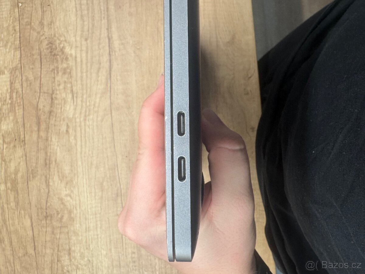 MacBook Pro 13” M1 (2020) / 8GB RAM / 512GB SSD - 5