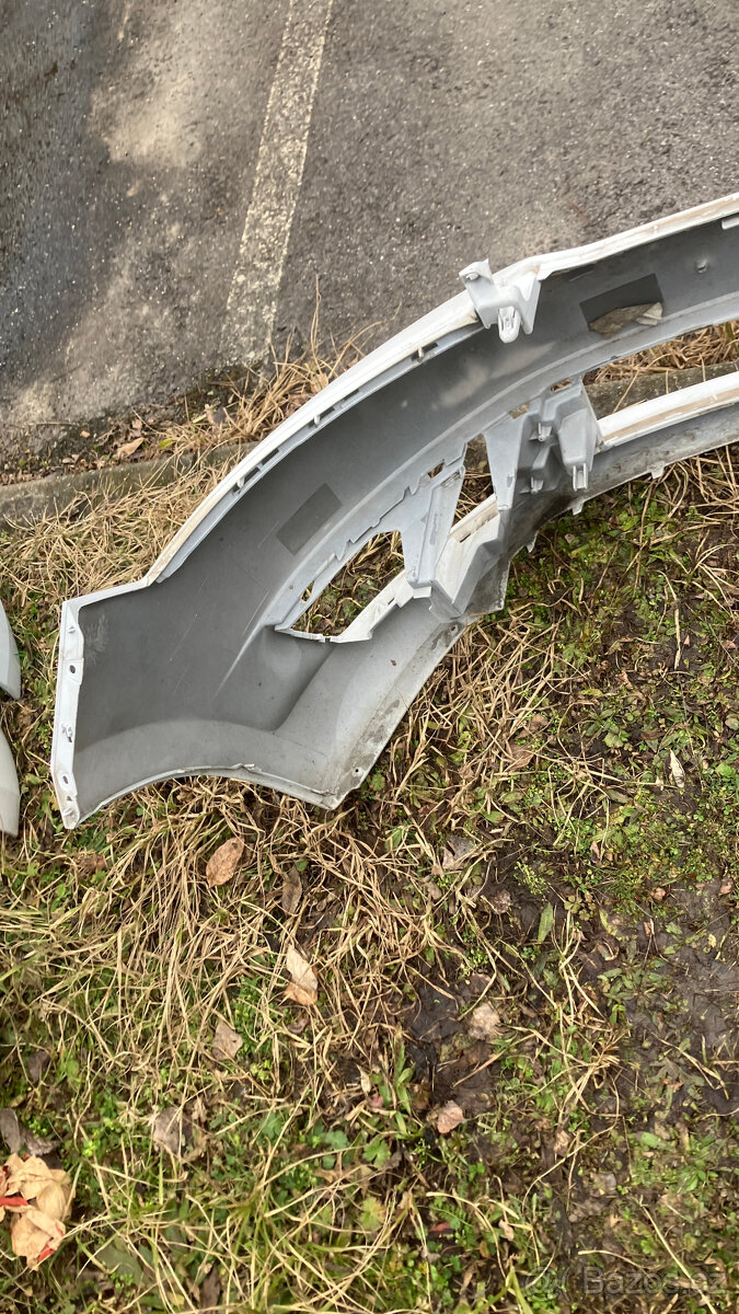 Predni naraznik skoda rapid bily - 5