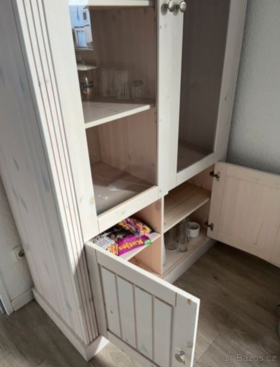 DŘEVĚNÁ VITRÍNA - 5