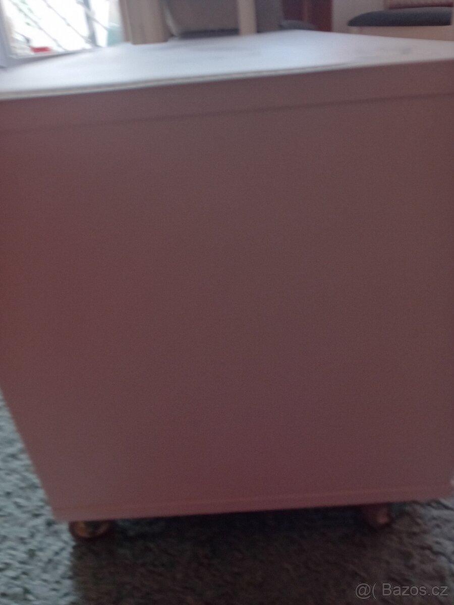 Stolek Ikea na kolečkách - 5