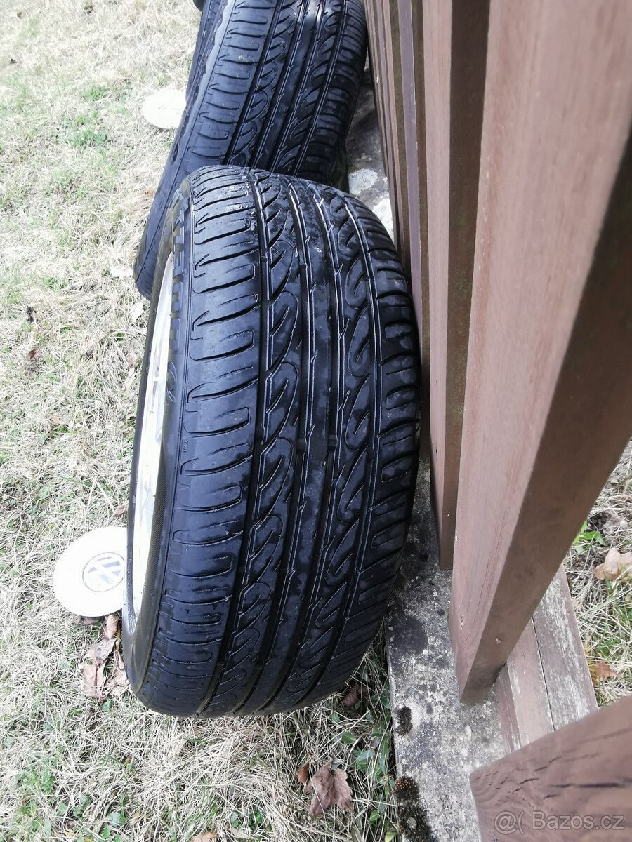 orig. Al disky VW 7Jx15, 5x112, s pneu 205/60/15 - 5