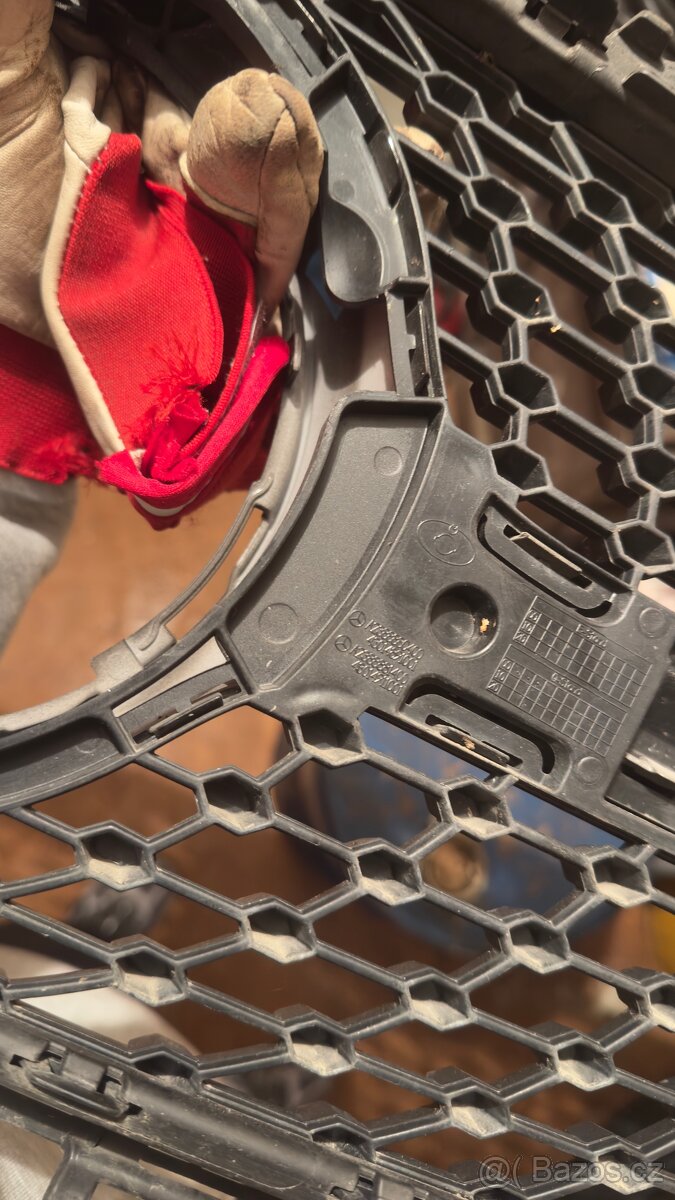 MB E Class přední maska - 5