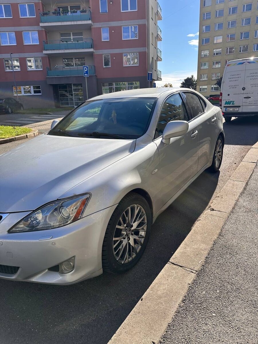 Lexus is 220 - 5
