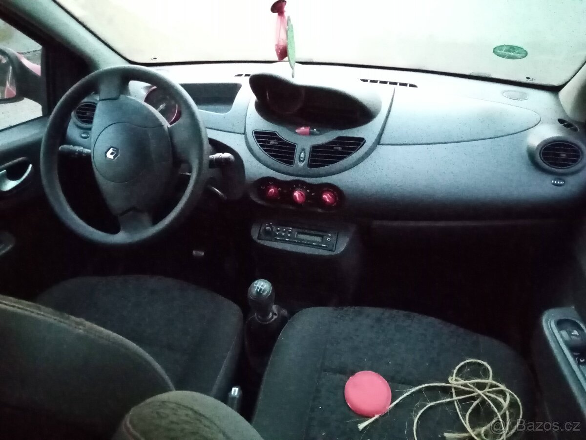 Renault twingo II / 2 - 1.1 , 56 kw , r.v 2009 - 5
