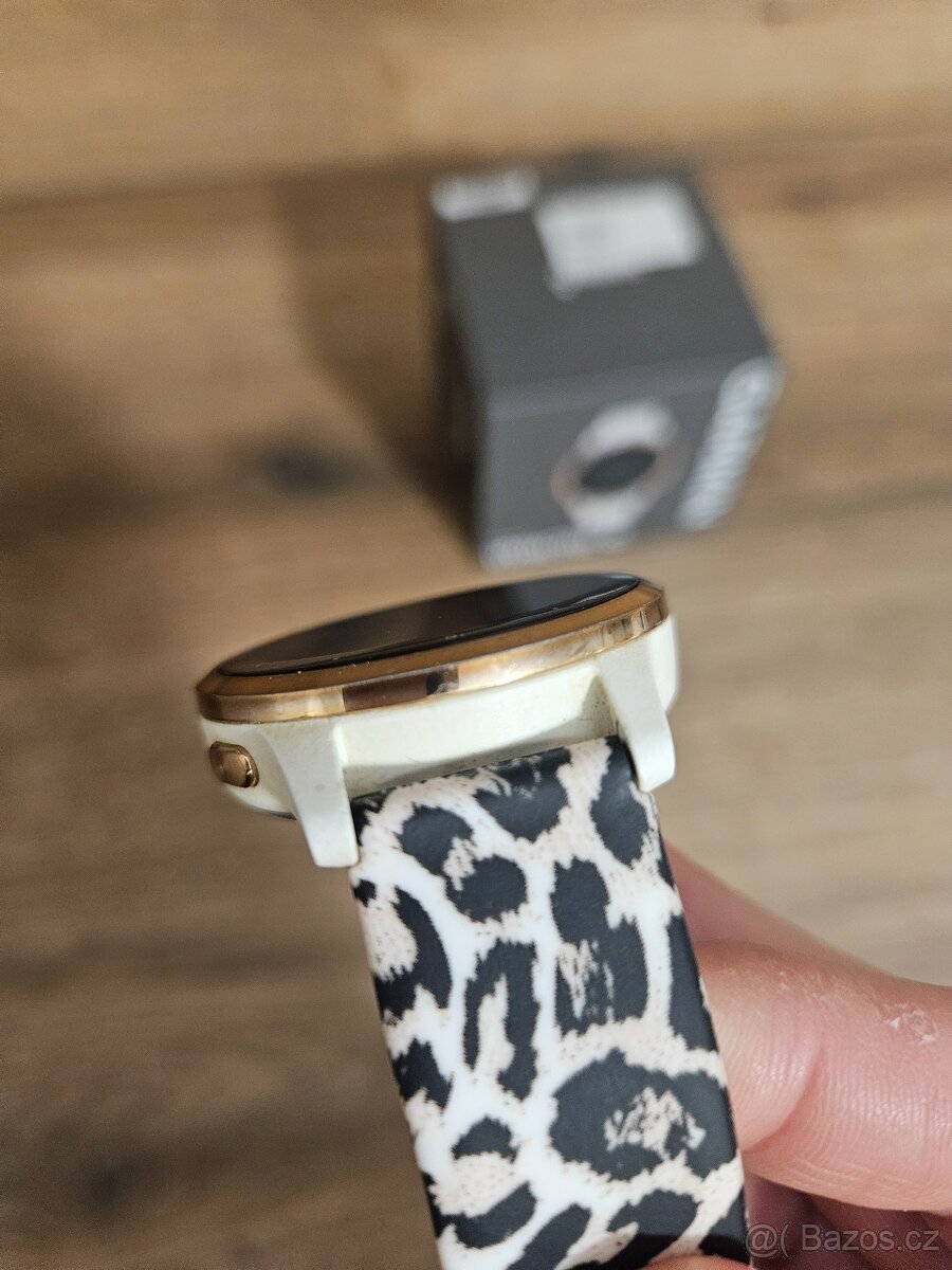 Garmin Vivoactive 4s rosegold - 5