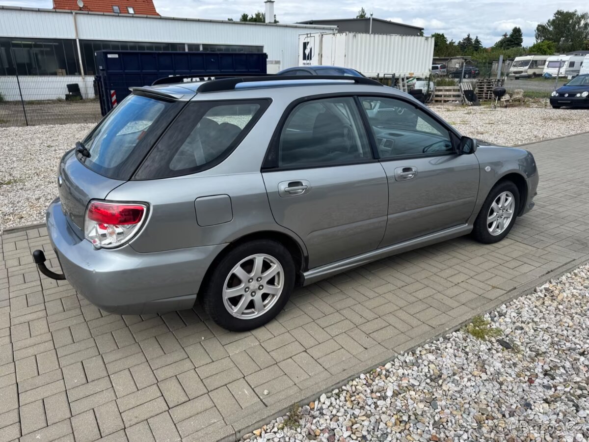 SUBARU IMPREZA 1.5 R - 5