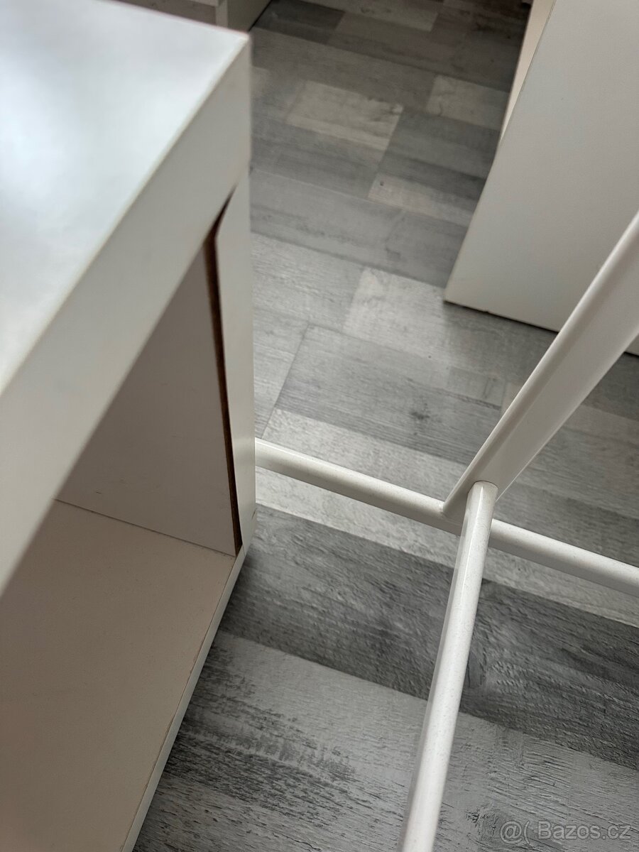 Regál / knihovna - 5