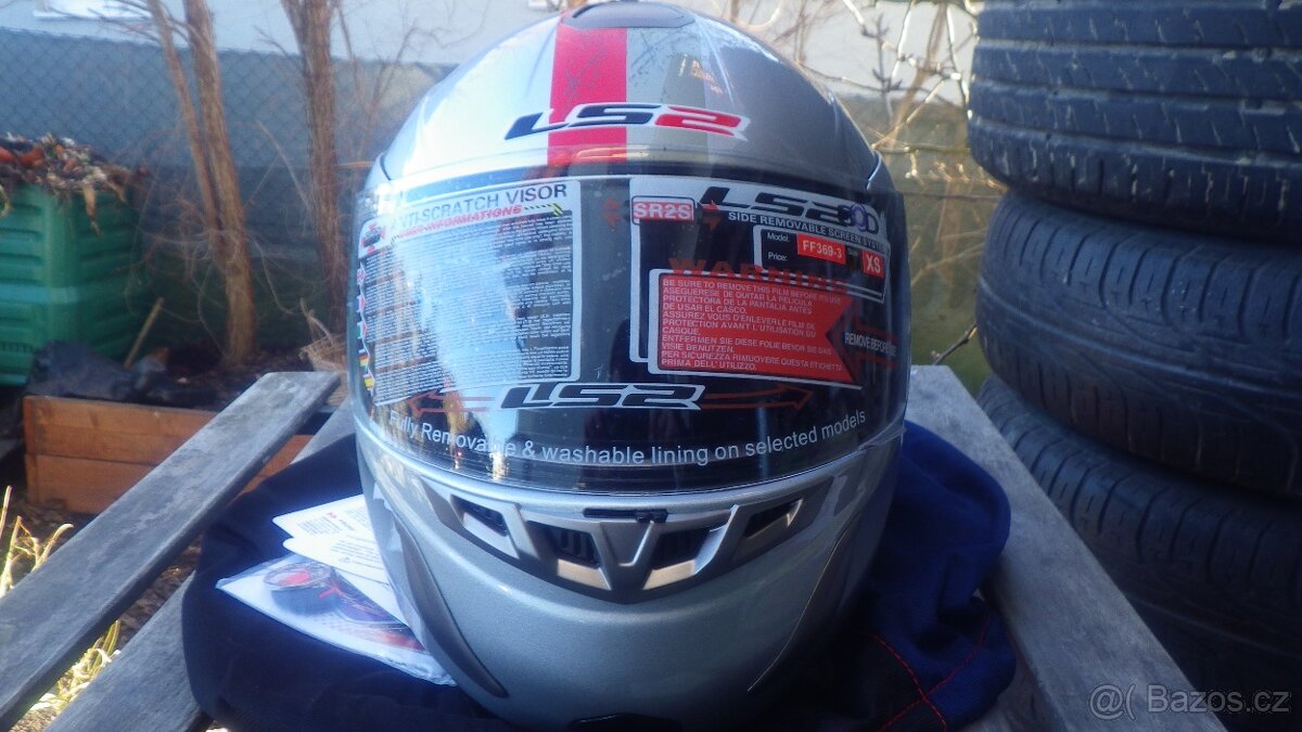Nová vyklápěcí helma LS2 - 5