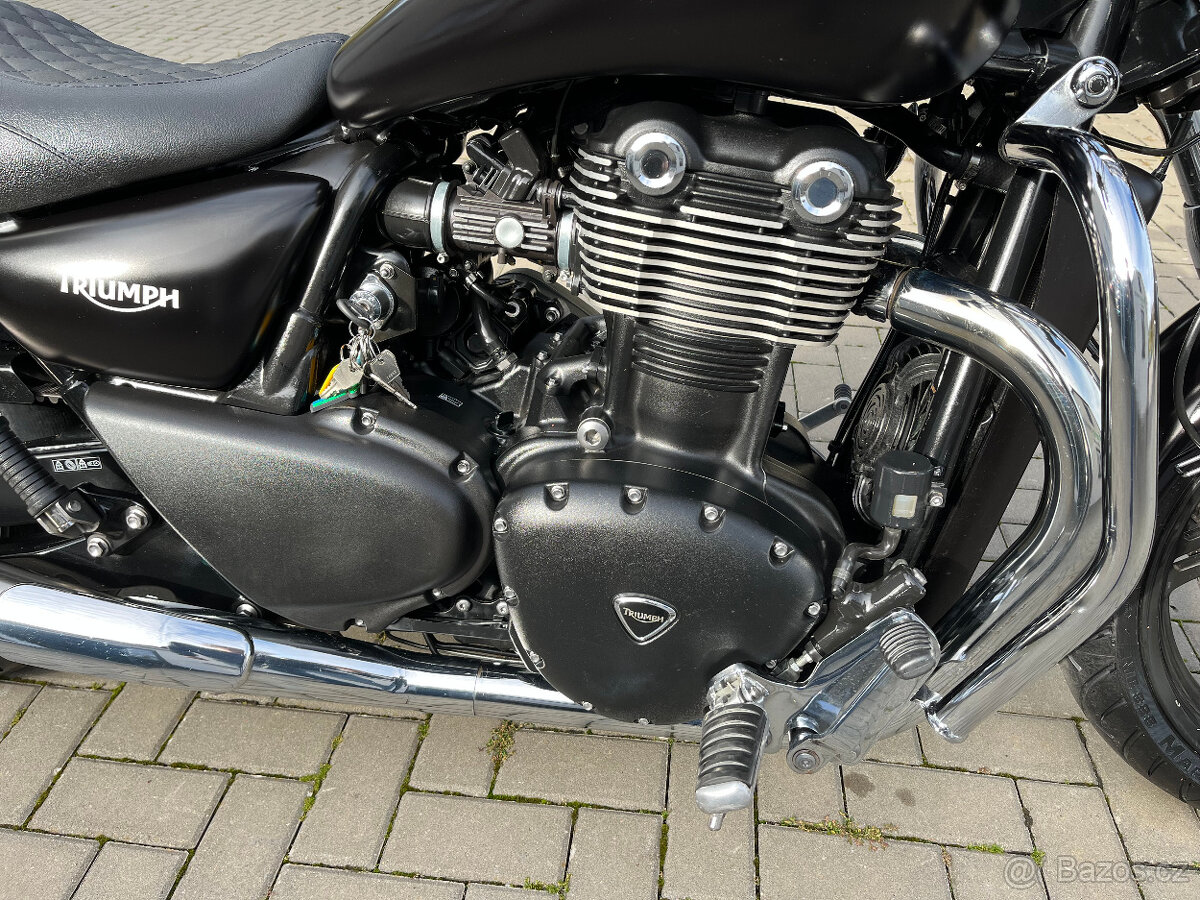 Triumph Thunderbird Storm - 5