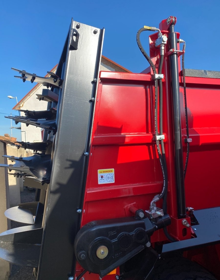 Rozmetadlo statkového hnoje LMR PTU-10B - 5