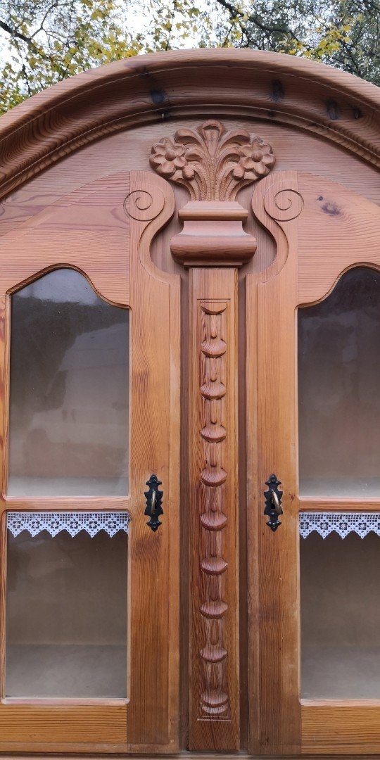 Celomasivní příborník se šuplíky - 5