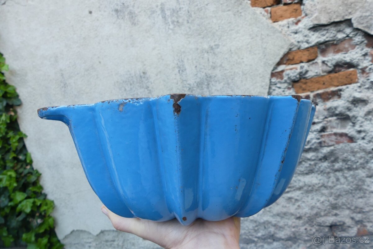 Stará litinová forma na bábovku, modrý smalt - 5