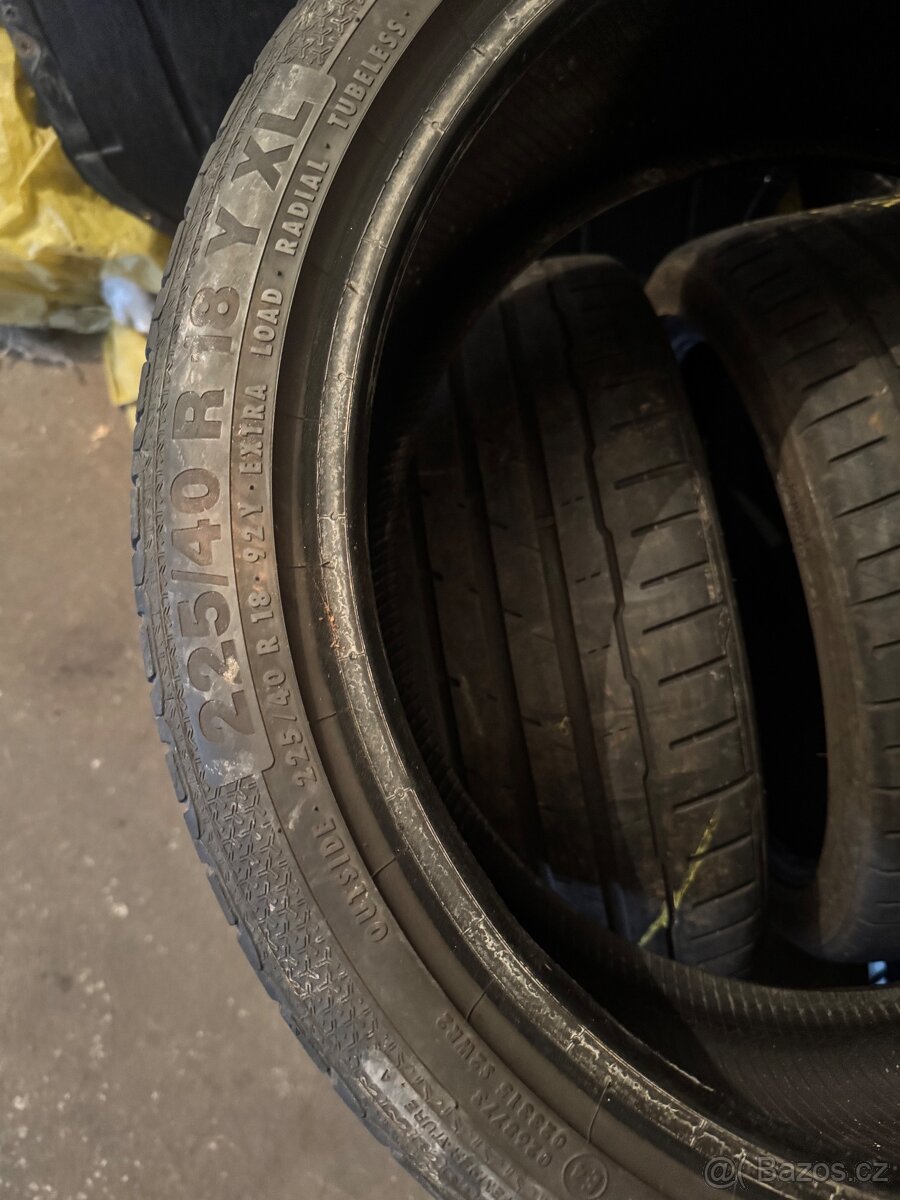 225/40R18 - 5