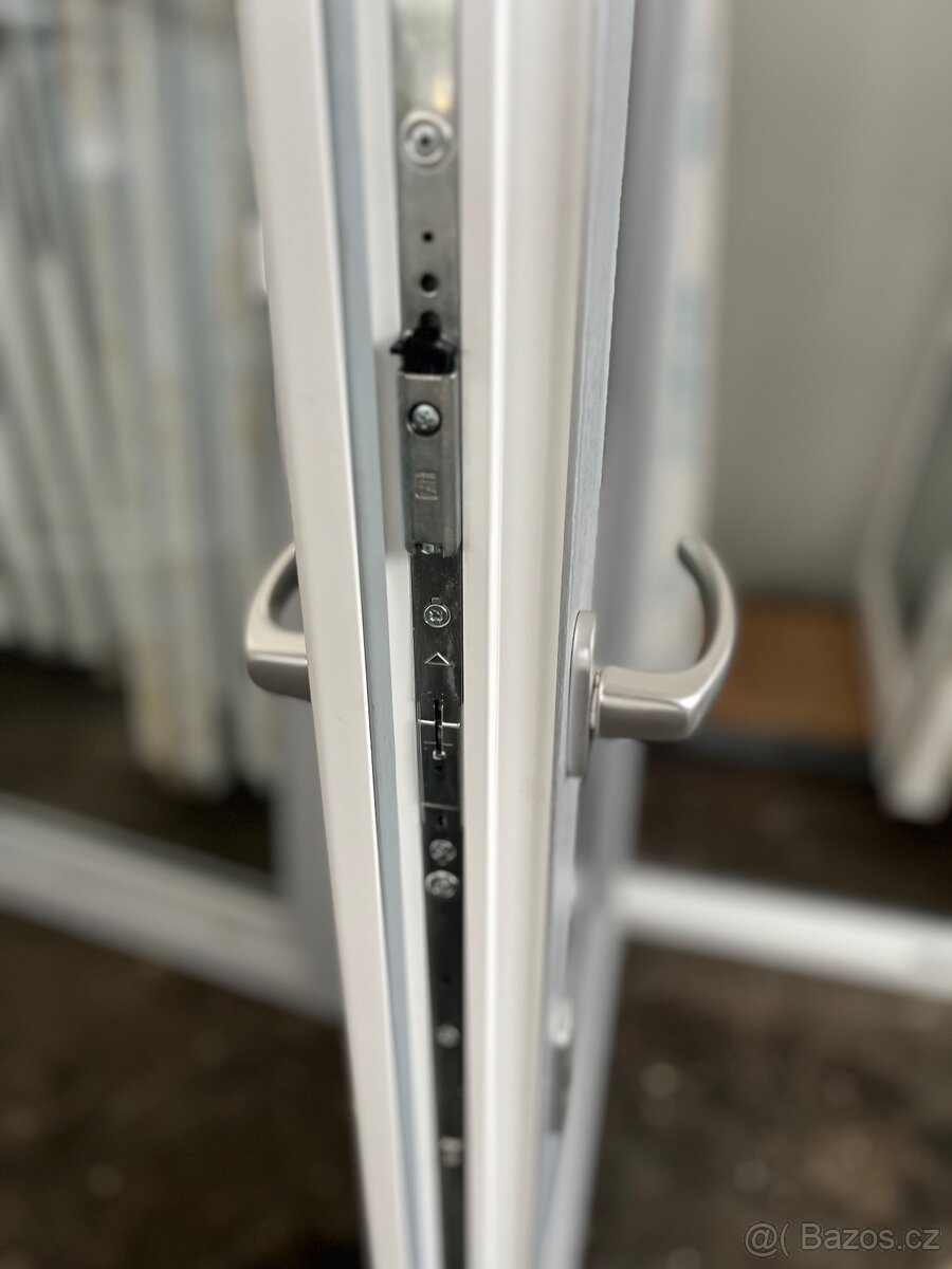 KRÁSNÁ VCHODOVÁ TERASOVÁ STĚNA 250x205-PLZEŇ - 5