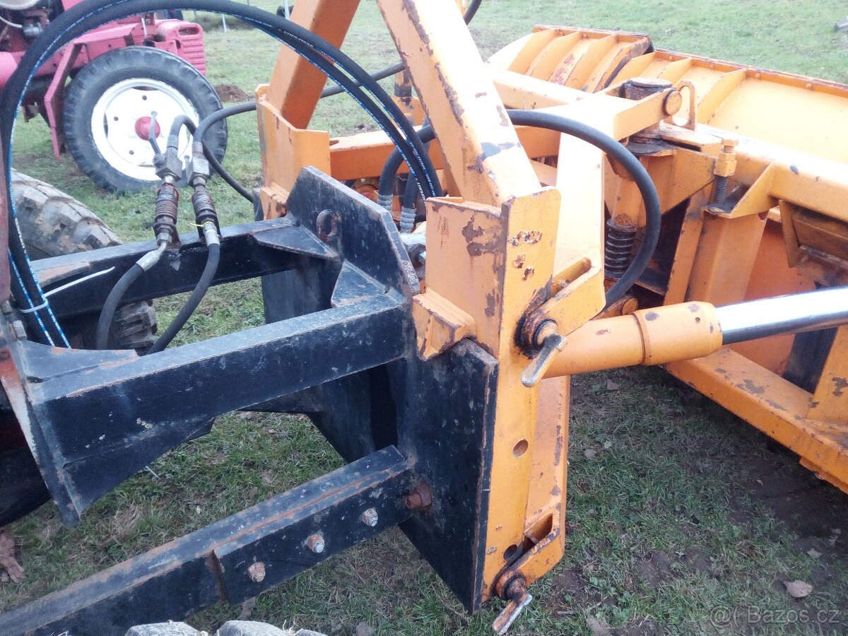 Otočná čelní radlice na sníh - 5