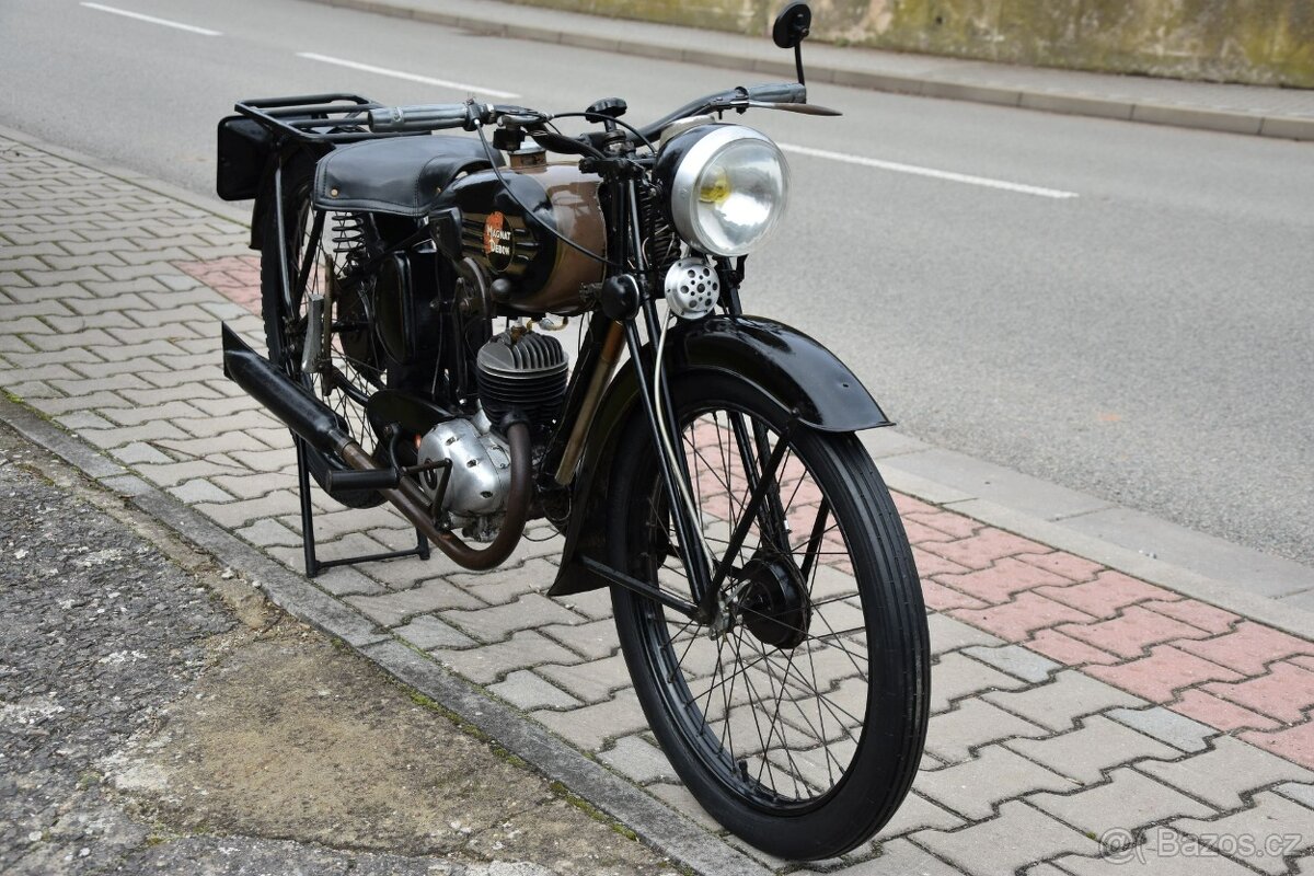 Historický motocykl Magnat Debon s krásnou patinou - 5