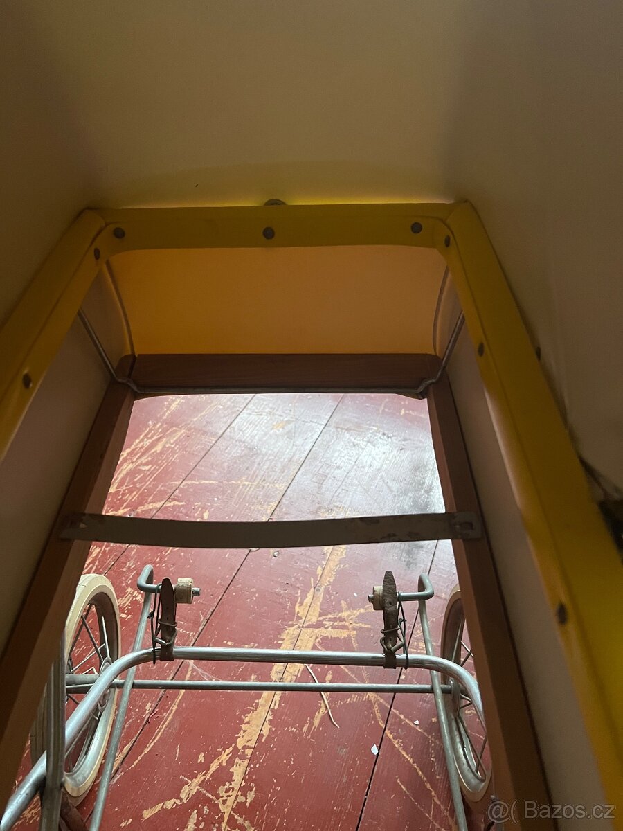 Detsky retro kocarek žlutohnědy - 5