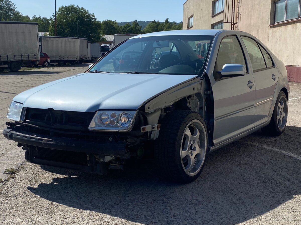 VW BORA 1.6 16V PACIFIC PROJEKT RV 2004 - 5