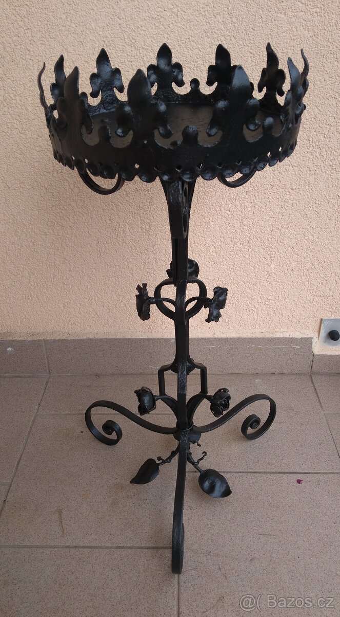 Květinový stolek kovaný - 5