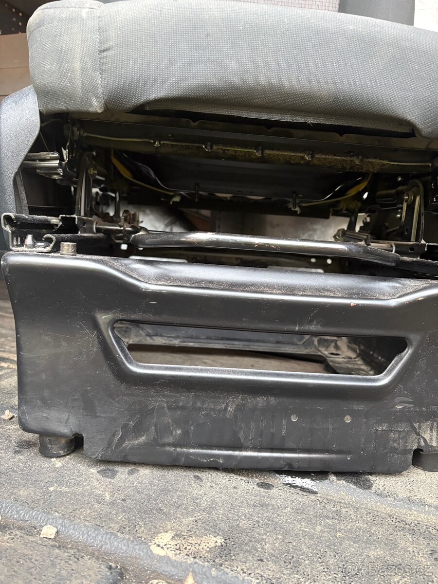 Autosedačka a Čelounění Ford transit custon - 5