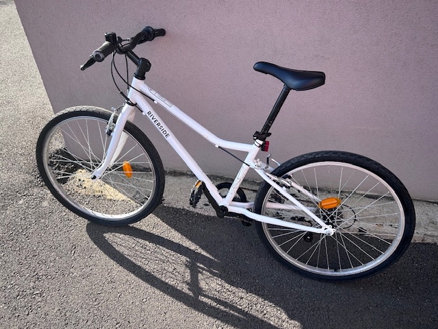 Bílé kolo velkost 24 - 5