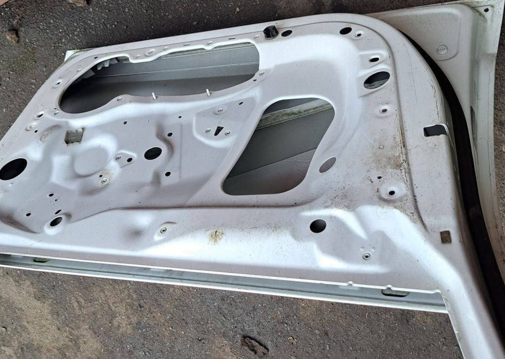 Leve predni dvere audi A6 4G - 5