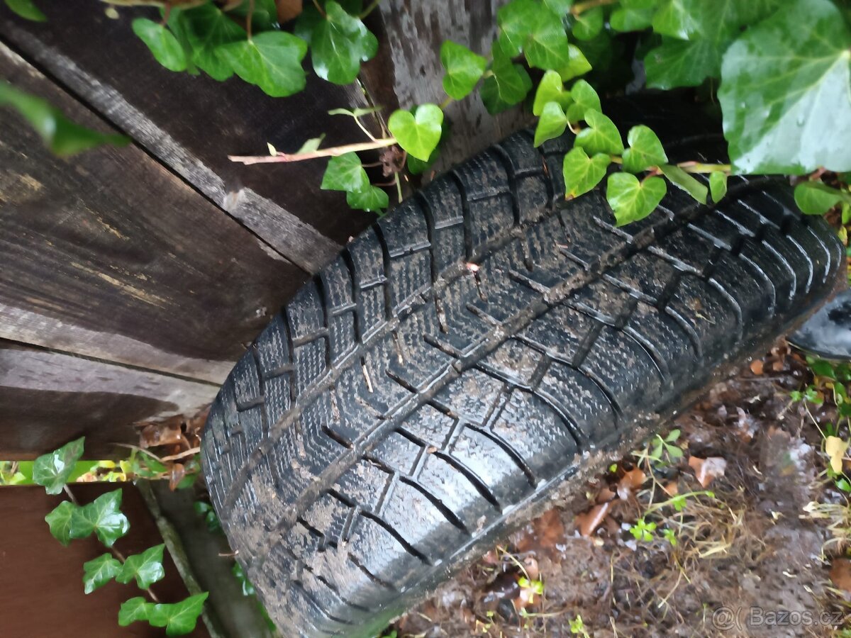 Zimní pneu 235/70r16 - 5