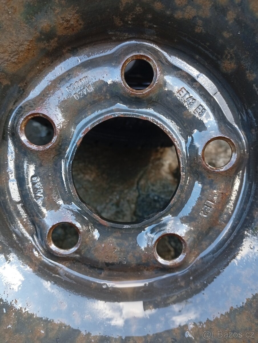 Sada zimní pneu 195/55 R15 + PLECHOVÉ DISKY 6Jx15 H2 - 5