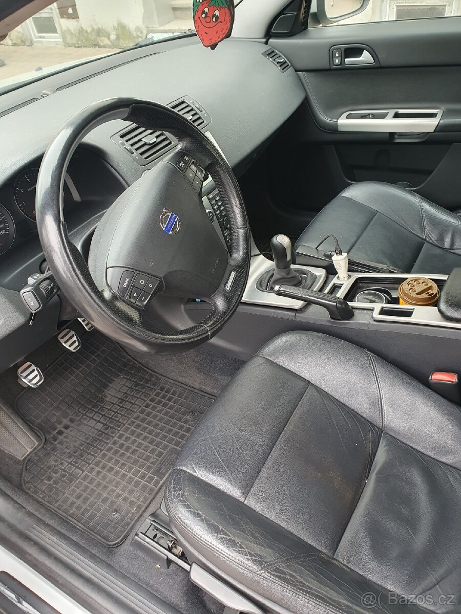 Prodám auto.volvo S40. - 5