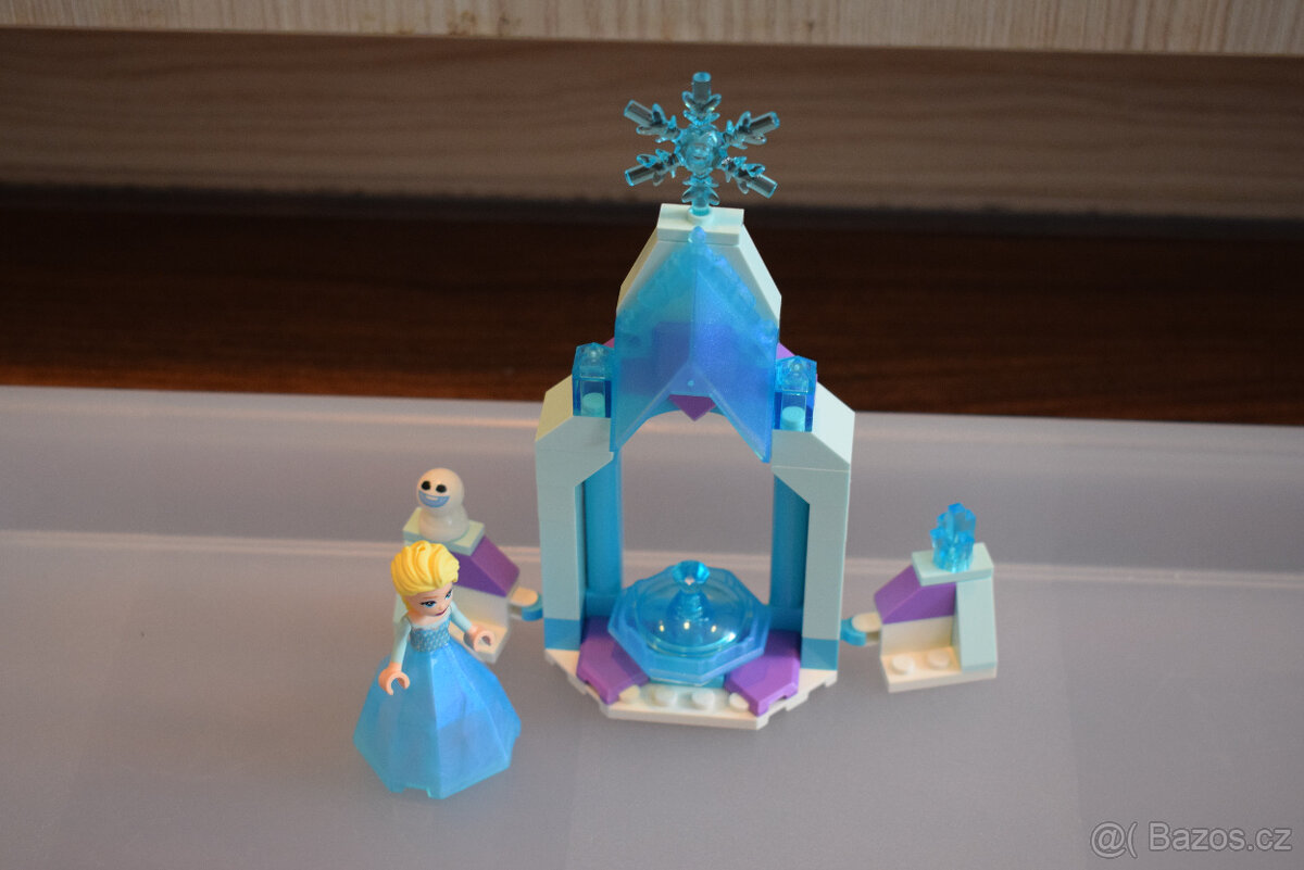 Lego Disney 43199 Elsa a zámecké nádvoří - 5