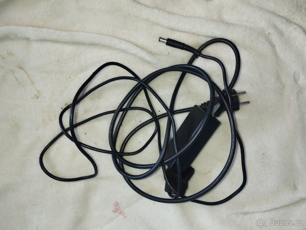 nefunkční notebook + nabíječka brašna na notebook - 5