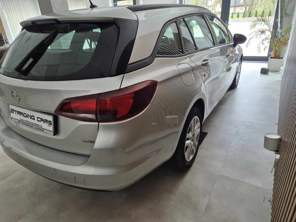 Opel Astra 1,6 CDTi 81kW Excite ST - 5