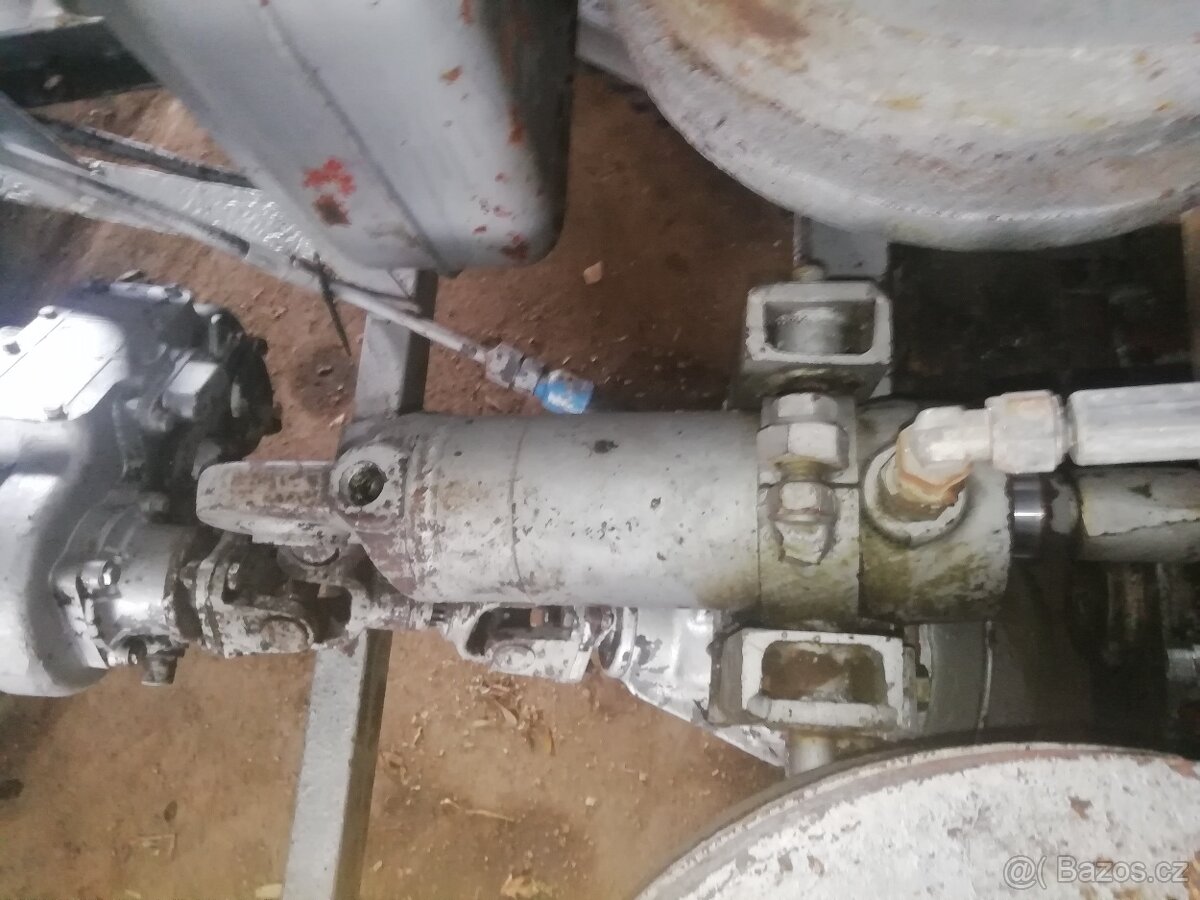 Díly z rozebraného traktůrku - 5