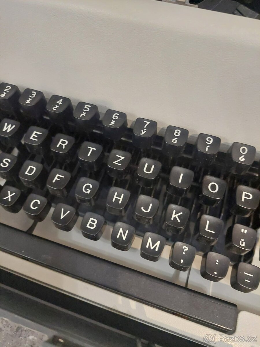 Mechanický psací stroj REMAGG - 5